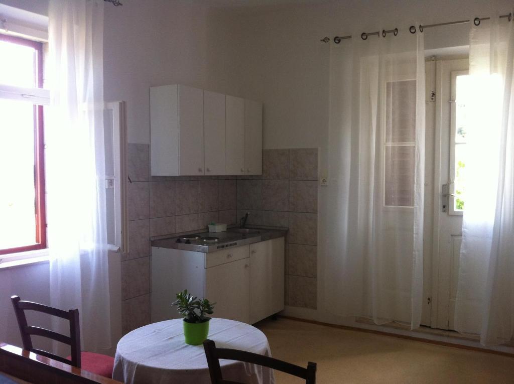 Apartments Skrivaneli Jelsa  Habitación foto